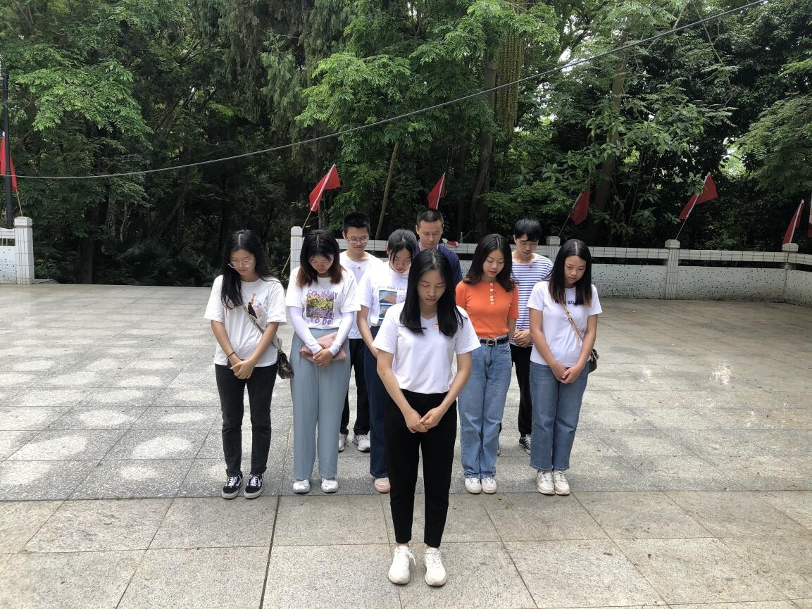  賡續紅色精神_2