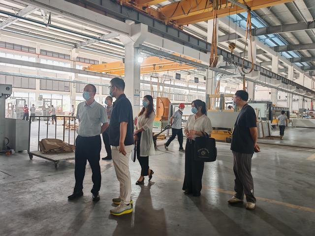 厚植質(zhì)量文化根基 激活發(fā)展內(nèi)生動(dòng)力——郁南縣市場(chǎng)監(jiān)管局四進(jìn)活動(dòng)構(gòu)建質(zhì)量共治新格局照片1.jpg